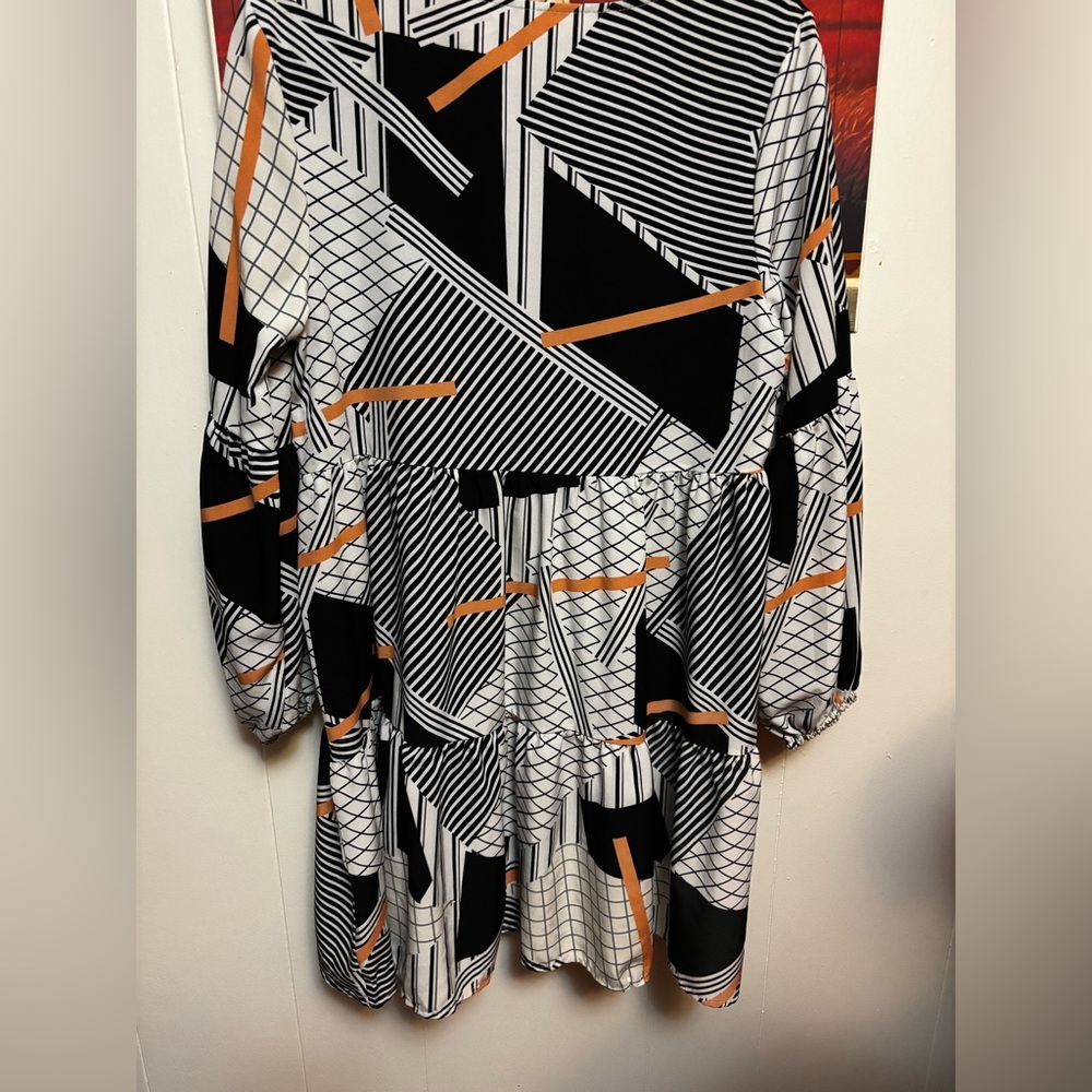 Geometric Patterned Dress - Picture 3 of 4